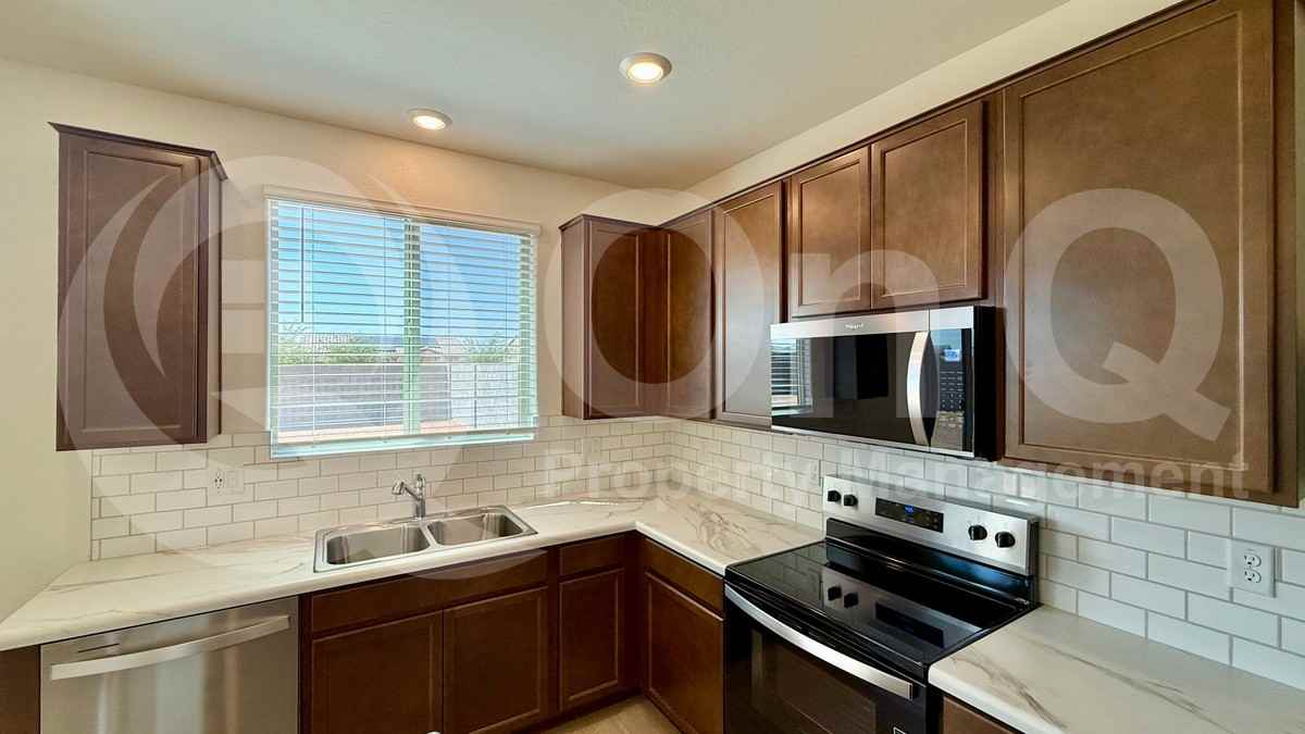 1444 E Edwin St - Photo 6 of 19