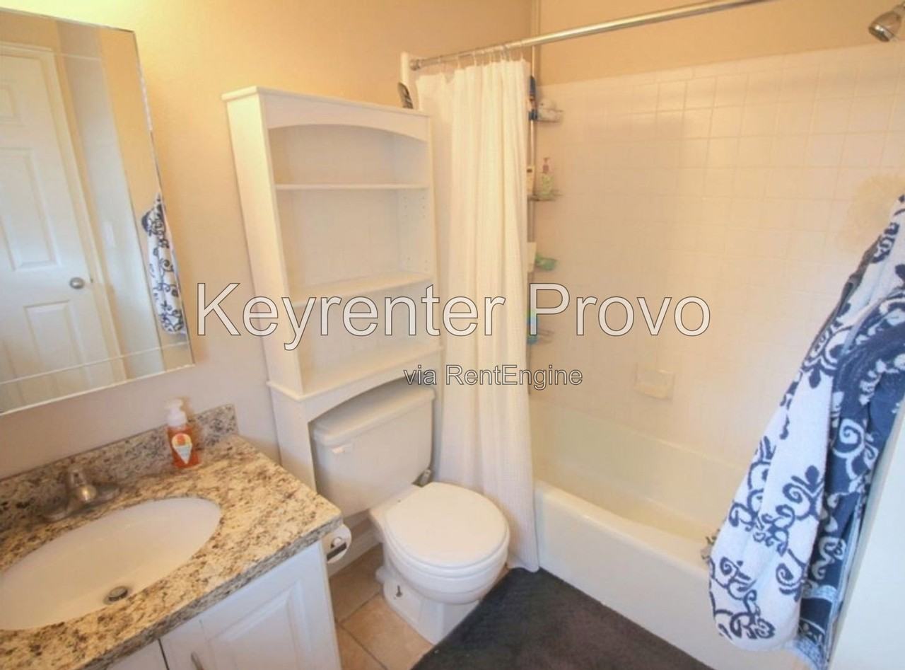 1039 S Freedom Blvd - Photo 4 of 18