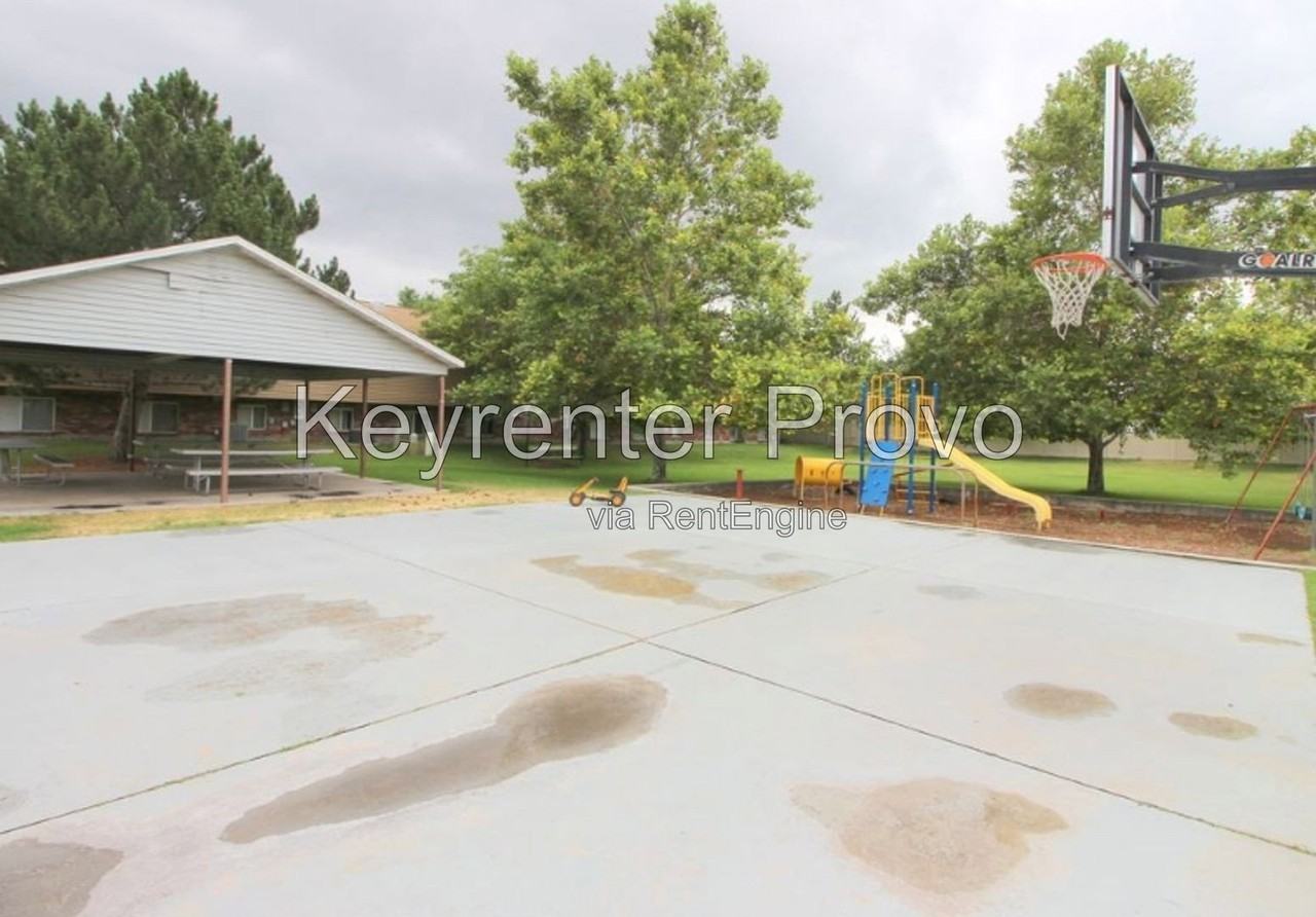 1039 S Freedom Blvd - Photo 6 of 18