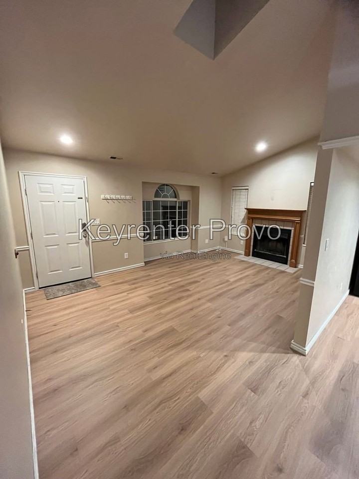 1039 S Freedom Blvd - Photo 7 of 18