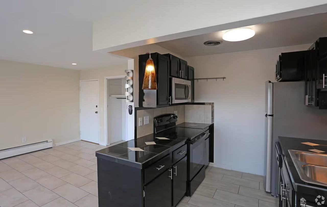 5450 Beechmont Ave #505 - Photo 3 of 10