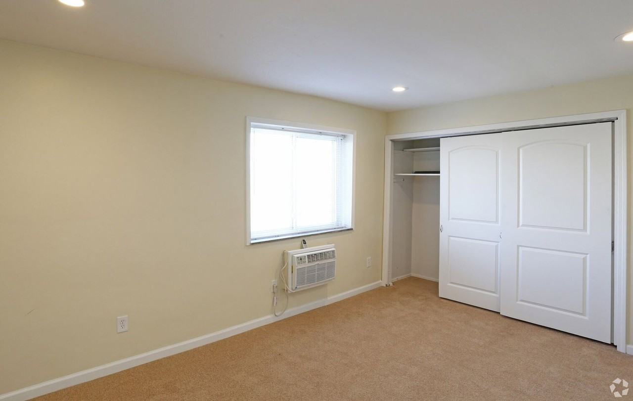 5450 Beechmont Ave #505 - Photo 5 of 10