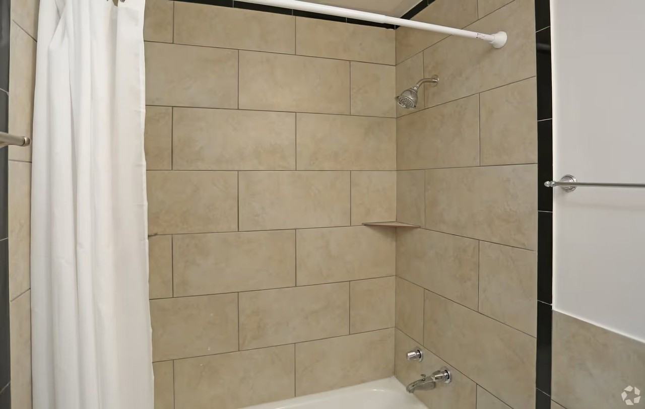 5450 Beechmont Ave #505 - Photo 6 of 10