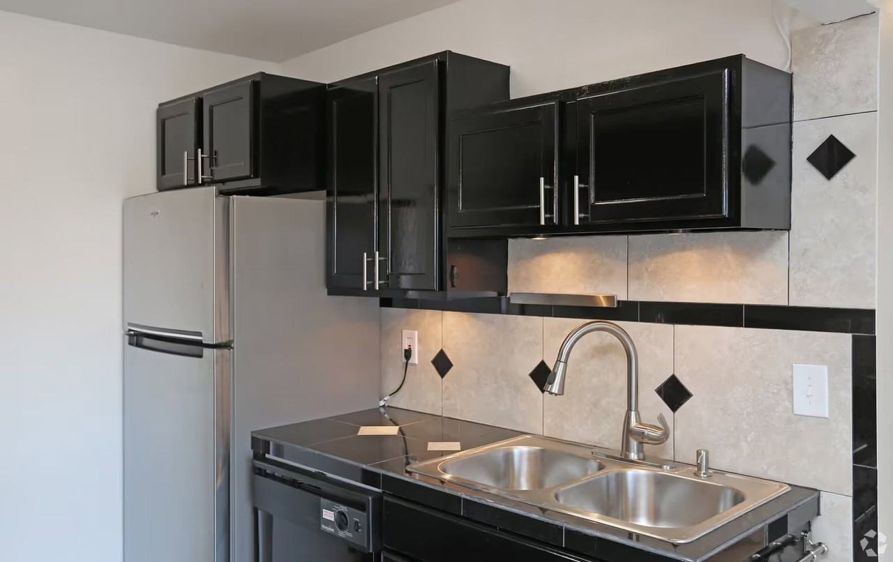 5450 Beechmont Ave #406 - Photo 2 of 10