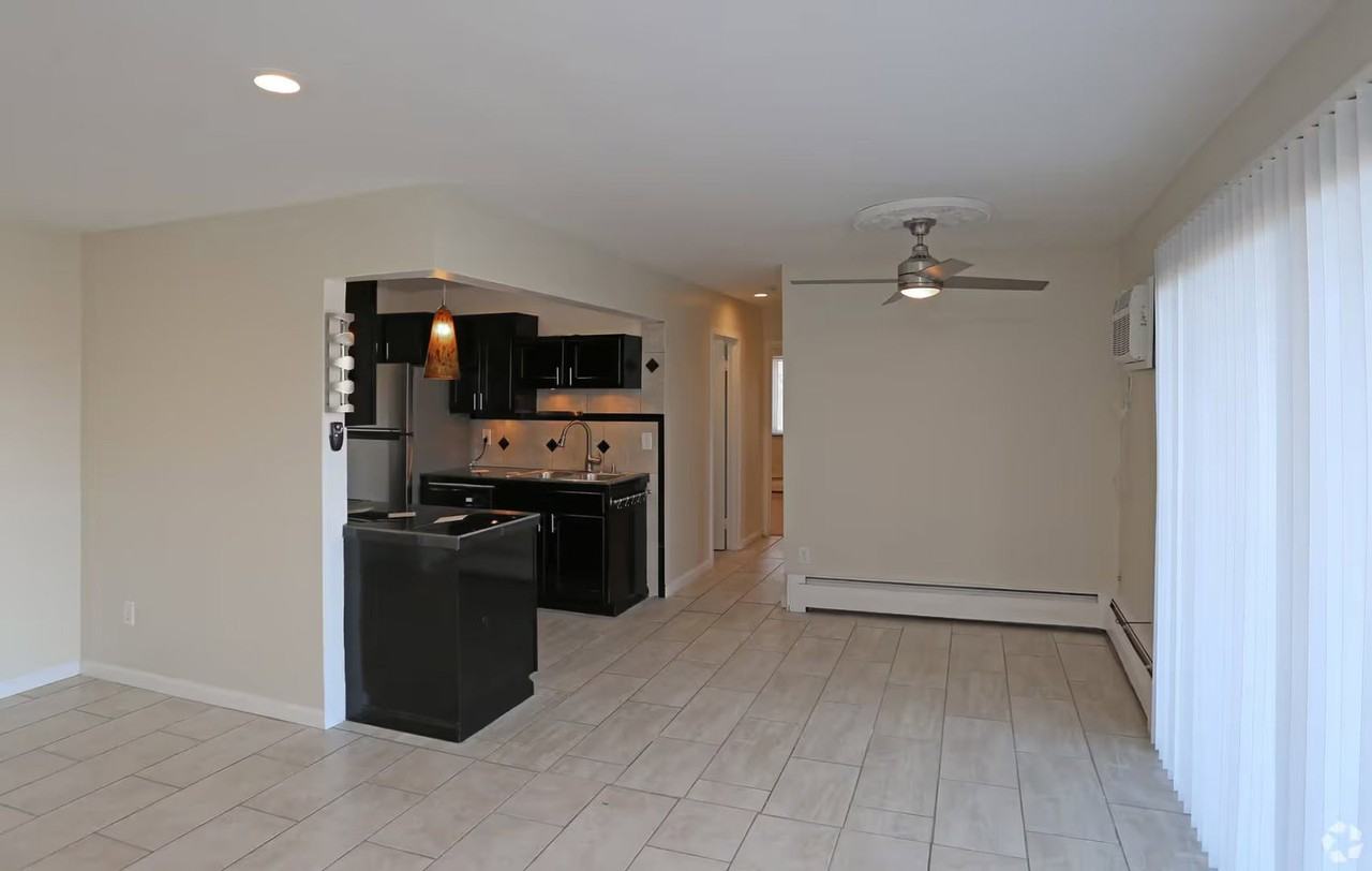 5450 Beechmont Ave #506 - Photo 4 of 10