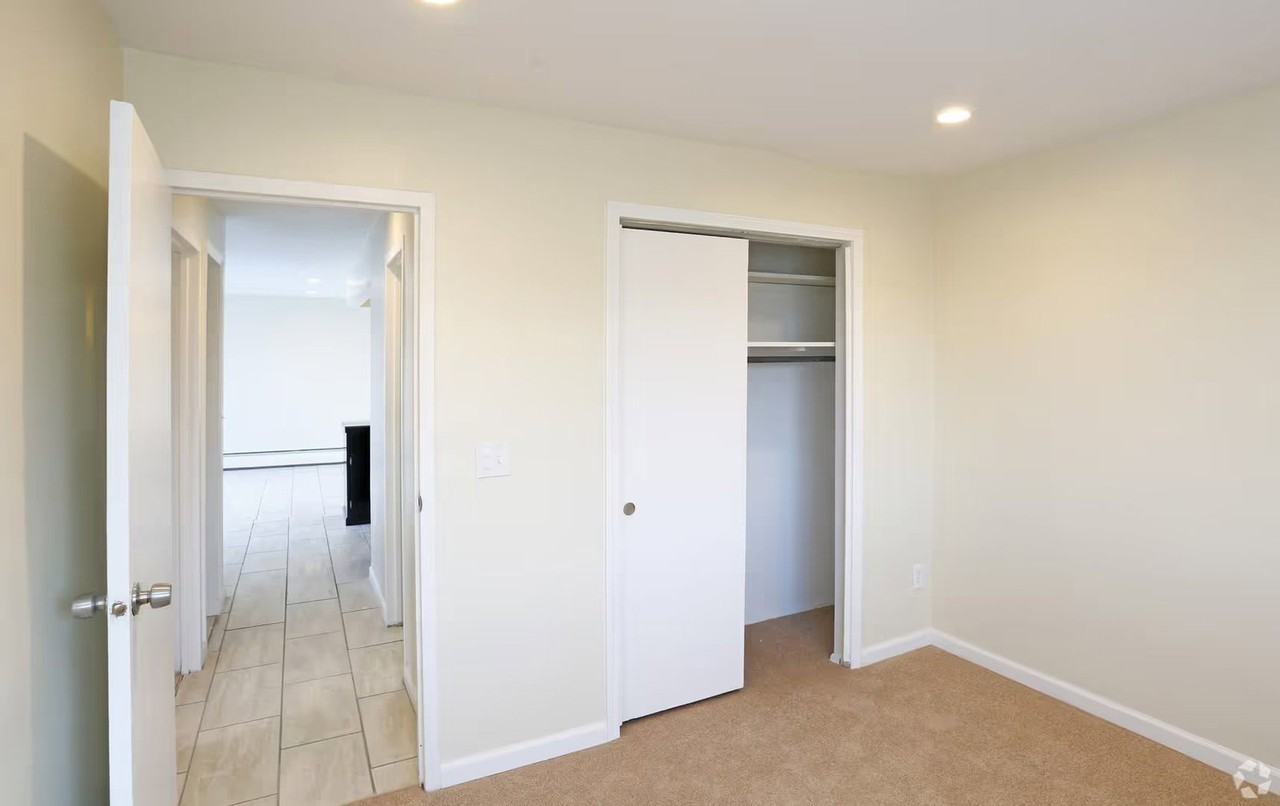 5450 Beechmont Ave #506 - Photo 5 of 10
