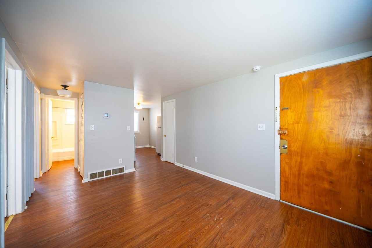472 Elsmere St #C - Photo 4 of 10