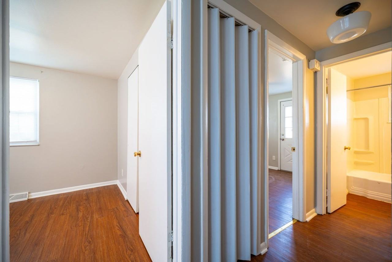 472 Elsmere St #C - Photo 5 of 10