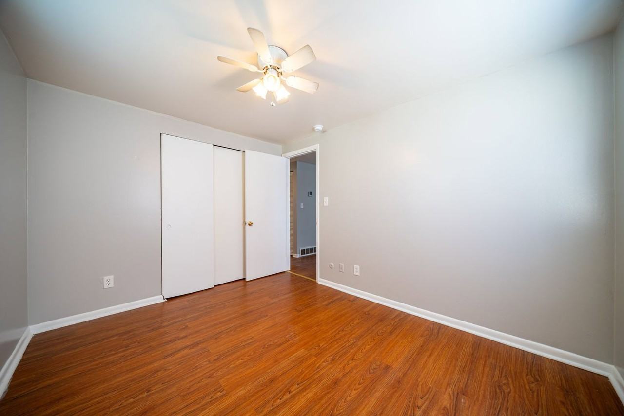 472 Elsmere St #C - Photo 7 of 10