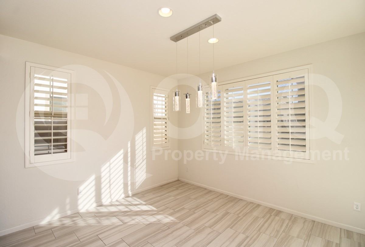 241 E Wisteria Dr - Photo 4 of 27