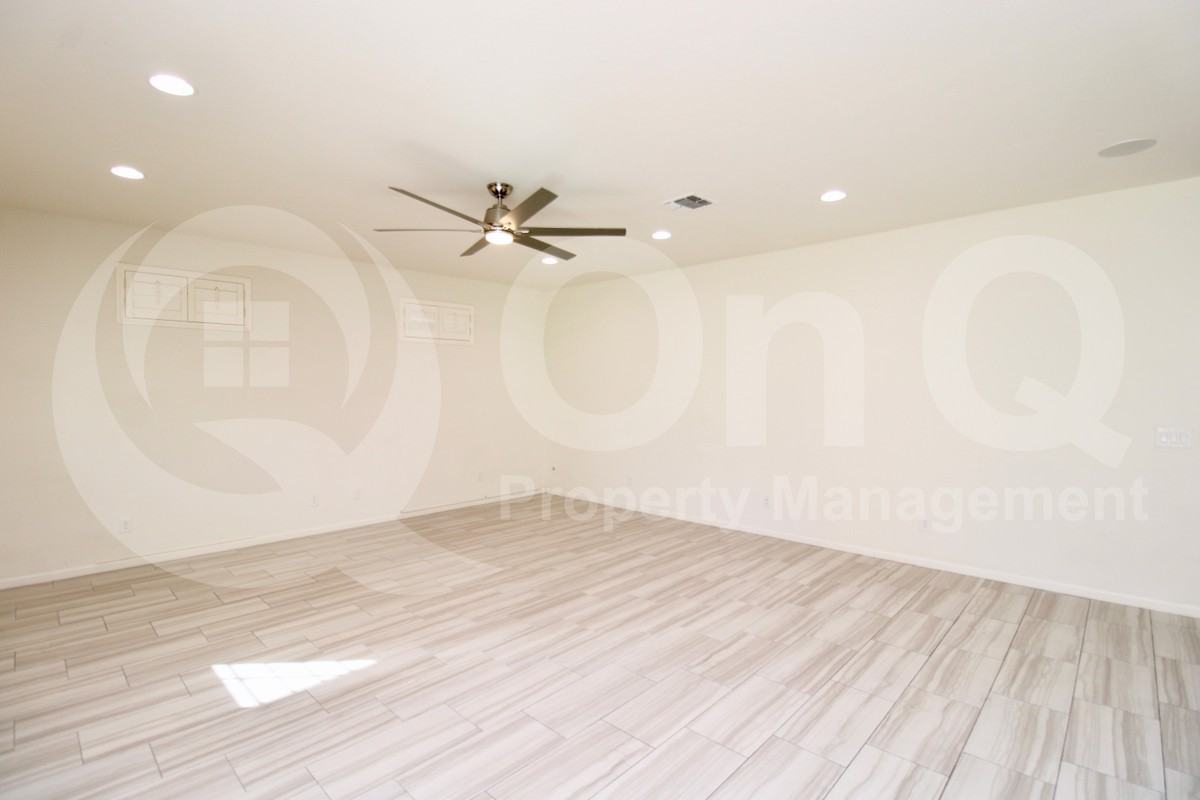 241 E Wisteria Dr - Photo 5 of 27