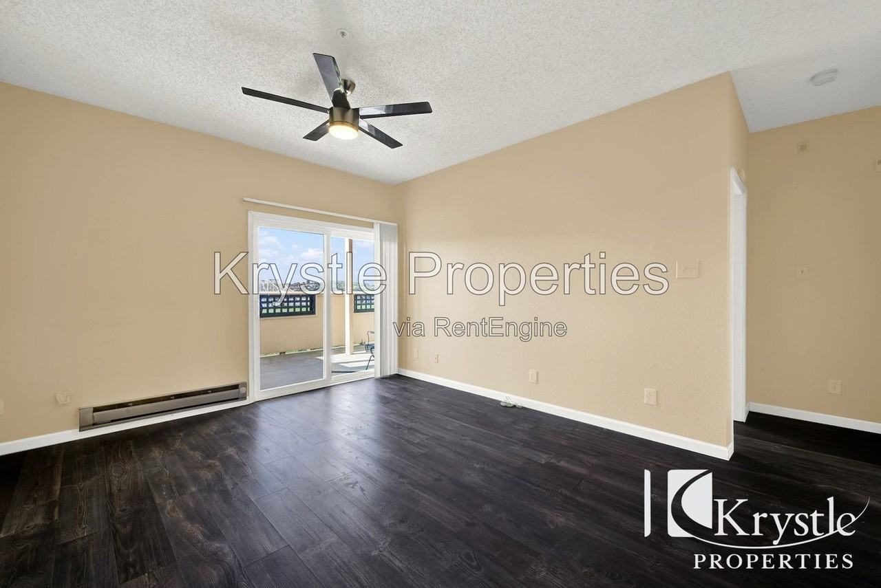 1201 Glen Cove Pkwy #1106