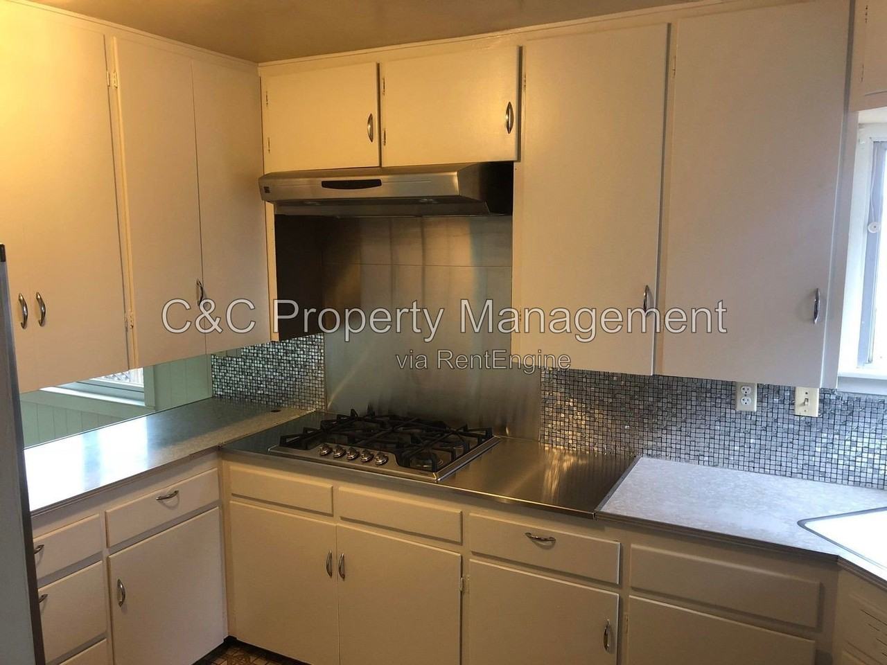 1285 Wanda Ave - Photo 2 of 3