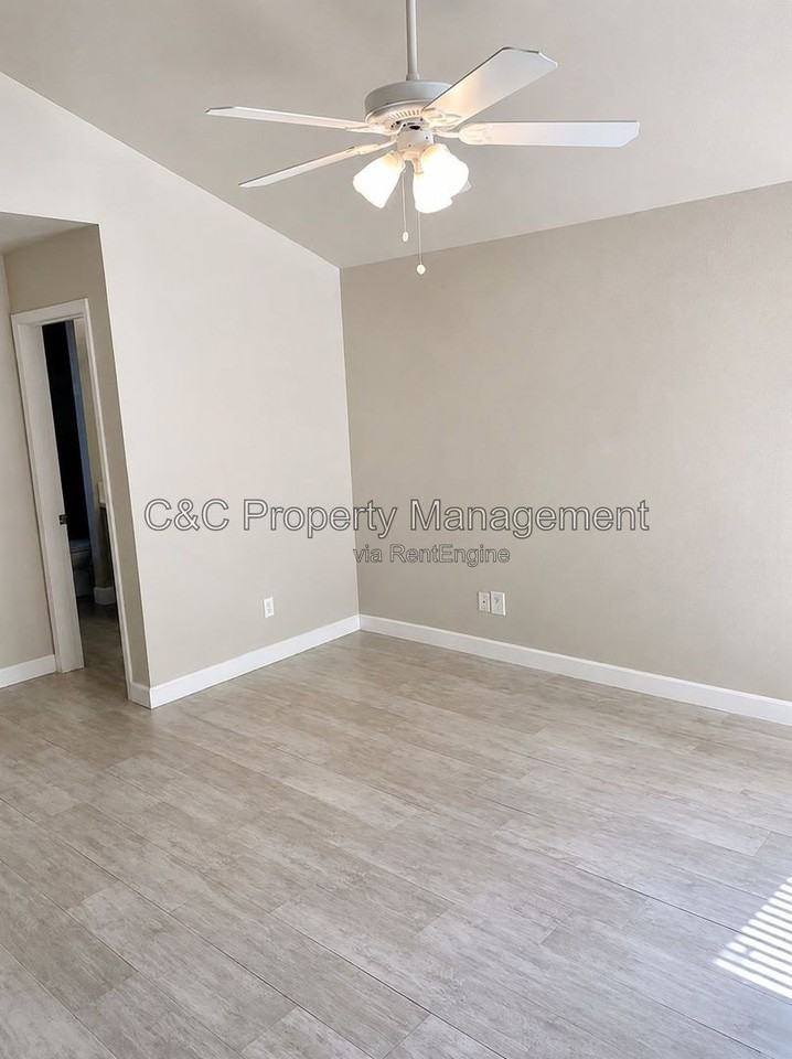 6013 W Locust Ave - Photo 5 of 6