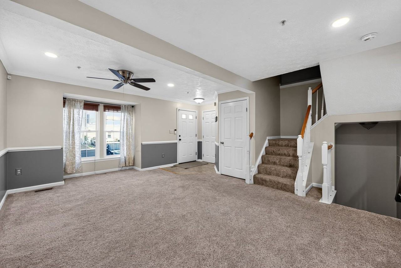 8155 Deer Chase Ln - Photo 2 of 25