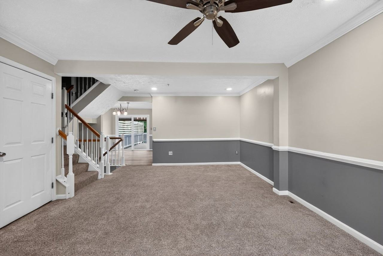 8155 Deer Chase Ln - Photo 3 of 25
