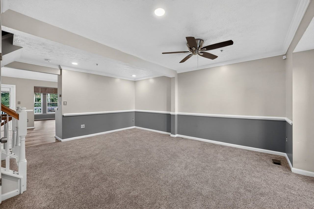 8155 Deer Chase Ln - Photo 4 of 25