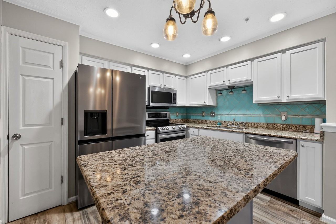 8155 Deer Chase Ln - Photo 5 of 25