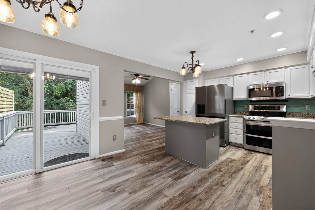 8155 Deer Chase Ln - Photo 6 of 25
