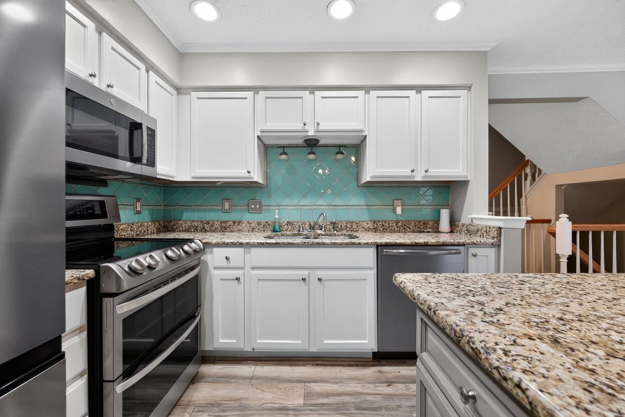 8155 Deer Chase Ln - Photo 7 of 25