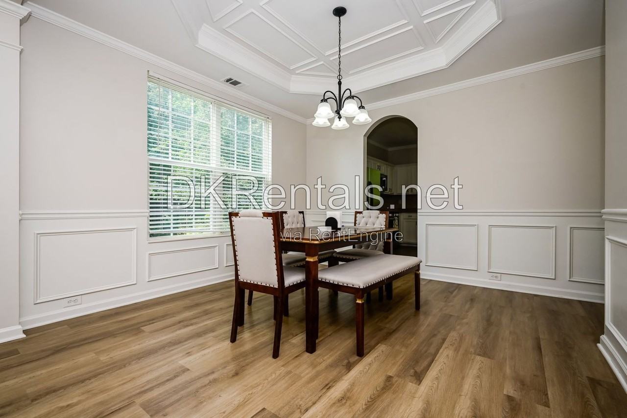 3926 Yosemite Park Ln - Photo 6 of 20