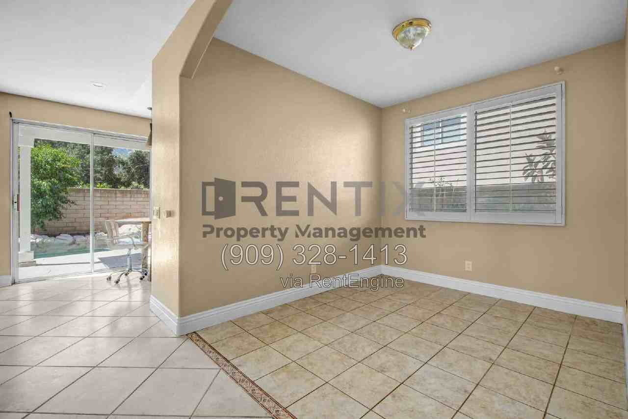 6694 Cowboy St - Photo 6 of 30