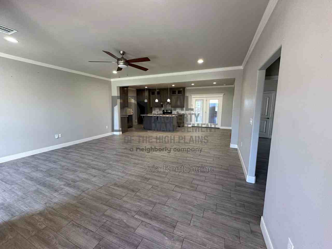 7604 Crestline Dr - Photo 2 of 17