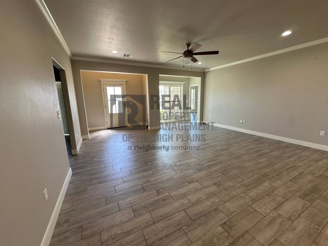 7604 Crestline Dr - Photo 3 of 17