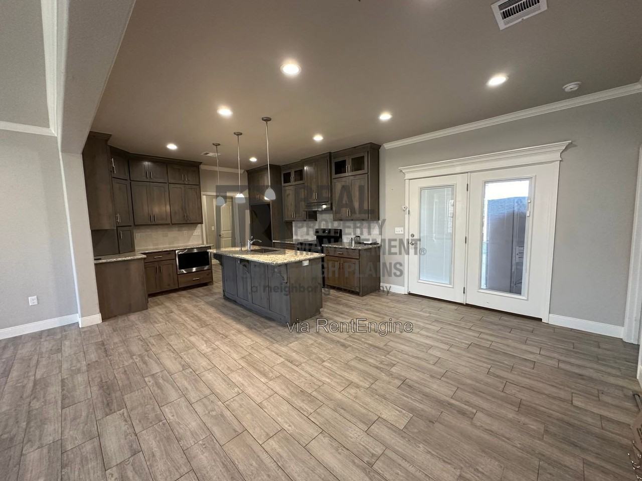 7604 Crestline Dr - Photo 4 of 17