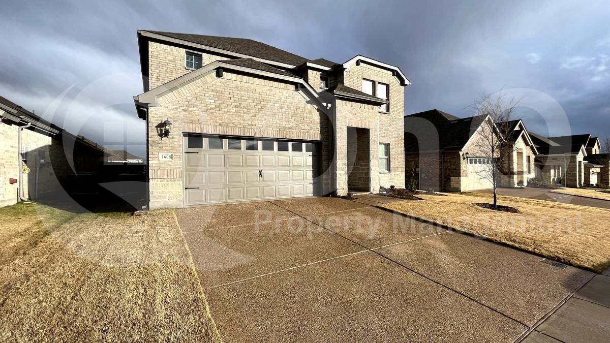 1608 Lannon Ln - Photo 2 of 36