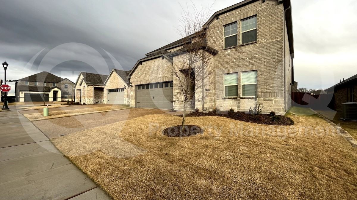1608 Lannon Ln - Photo 3 of 36