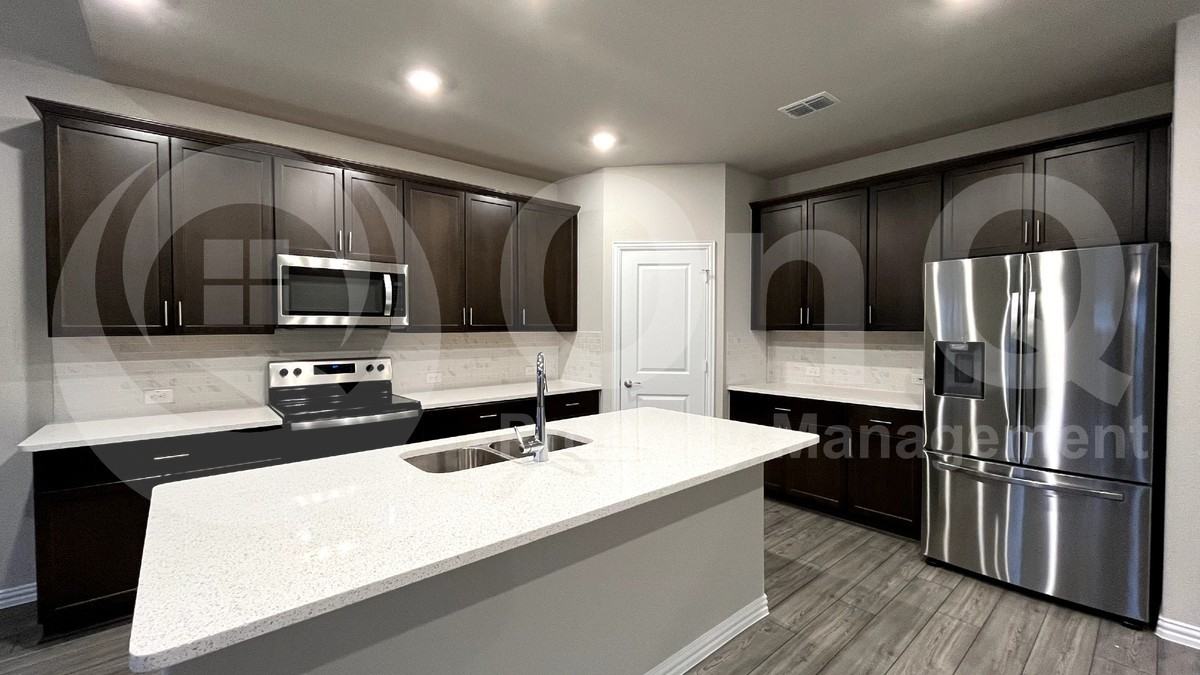 1608 Lannon Ln - Photo 4 of 36