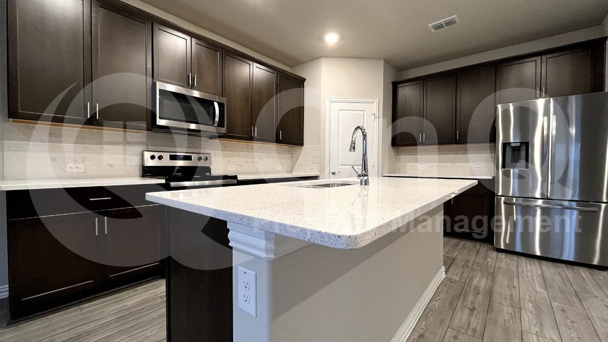 1608 Lannon Ln - Photo 5 of 36