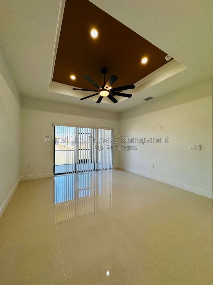3948 20th St W - Photo 5 of 31