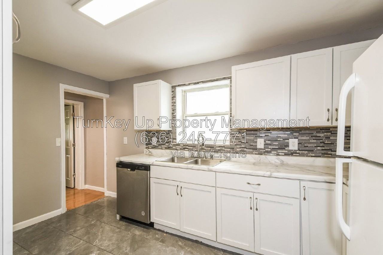 3518 Maywood Ave - Photo 3 of 18
