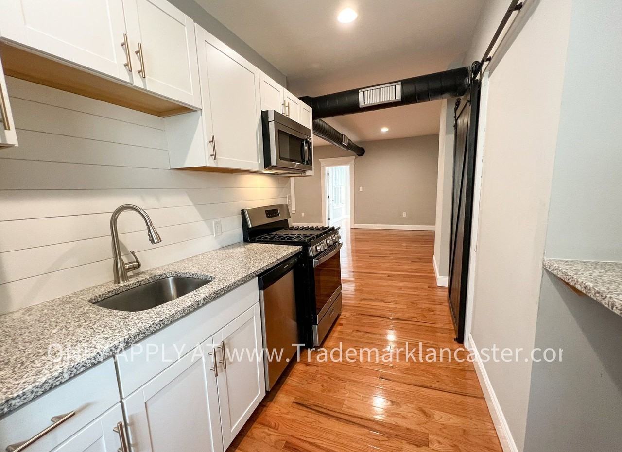 318 N Duke St #5 - Photo 6 of 15