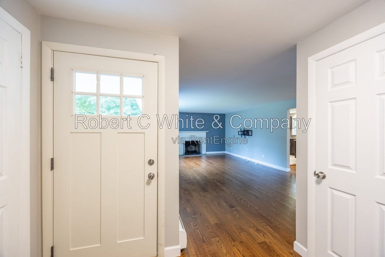 42 Mountain Ave - Photo 5 of 26