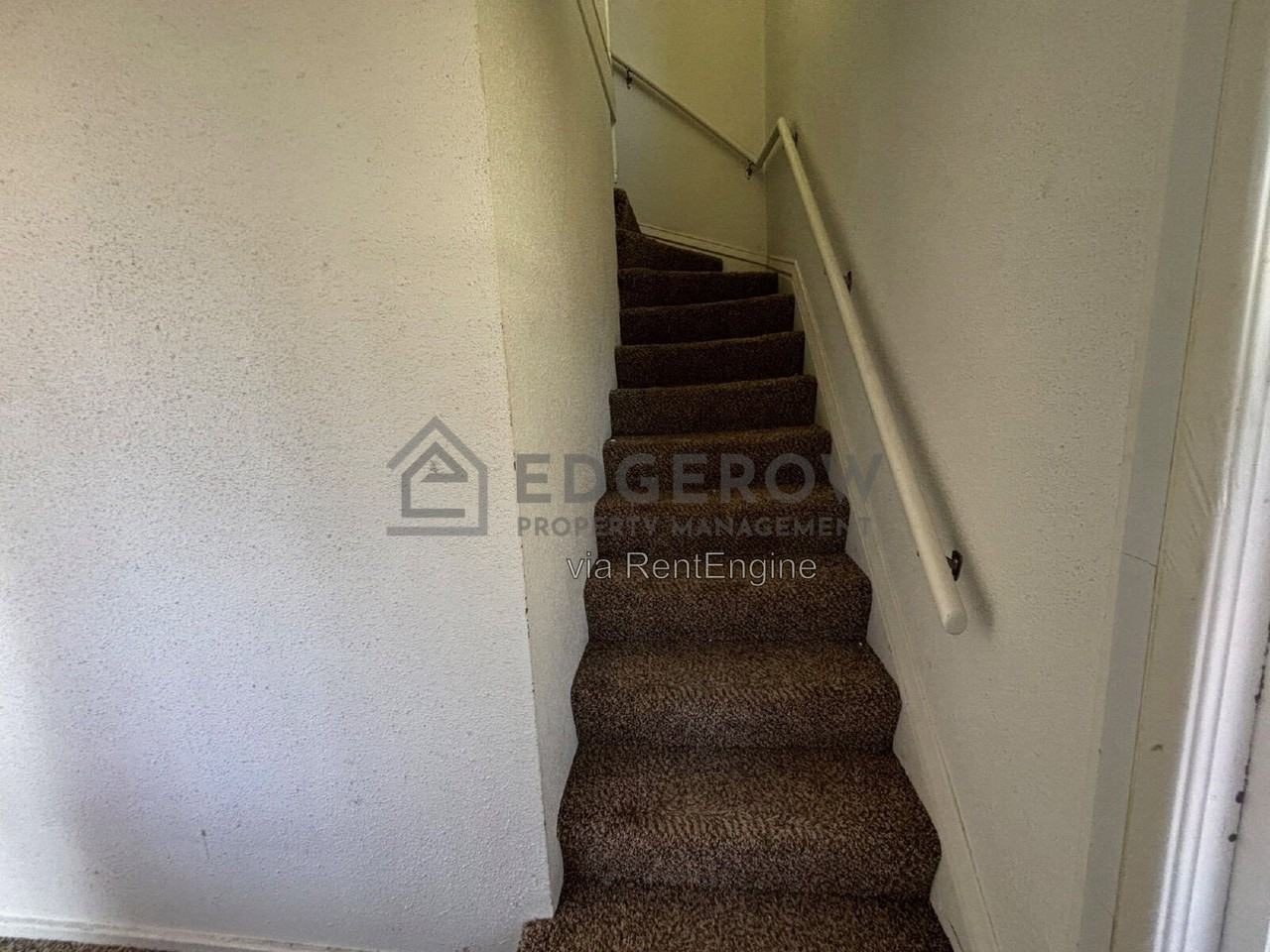 354 Holmdene Blvd Ne - Photo 2 of 12
