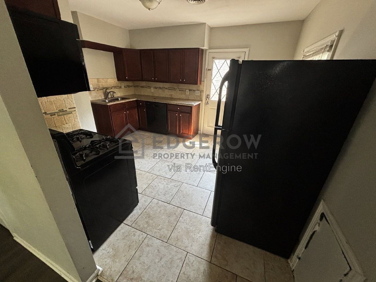 354 Holmdene Blvd Ne - Photo 4 of 12