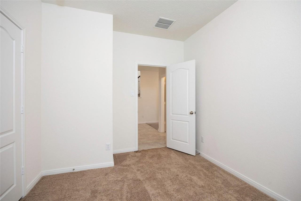 6021 Diamond Sky Ln - Photo 6 of 29