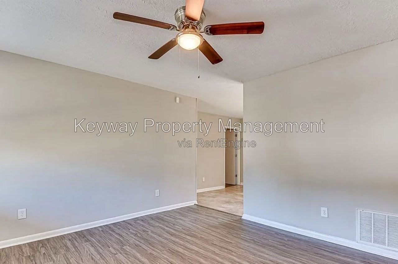 2204 Sandra Ct - Photo 6 of 25