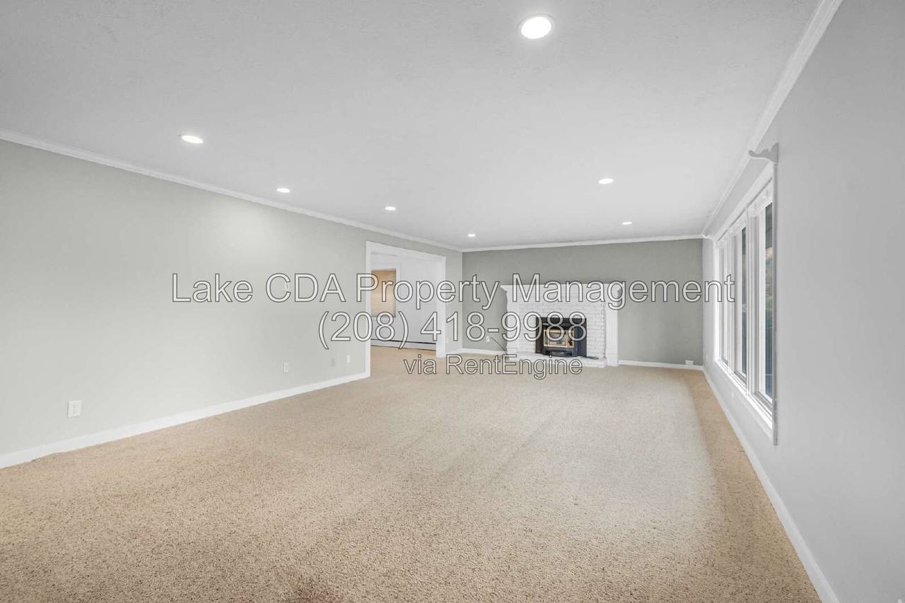 203 N Bruce Dr - Photo 2 of 30
