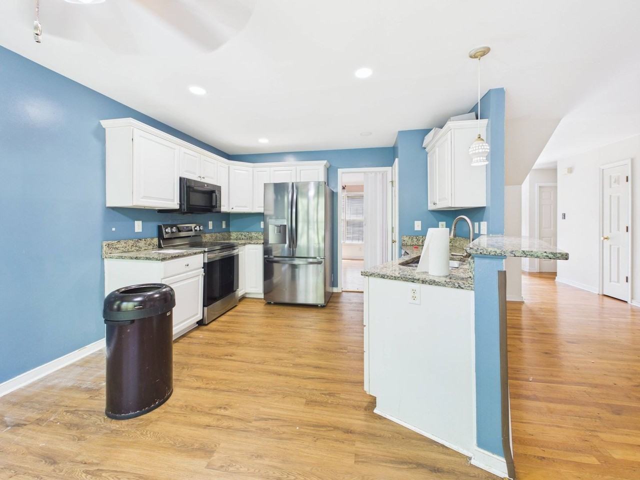 1942 Castle Glen Dr - Photo 4 of 21