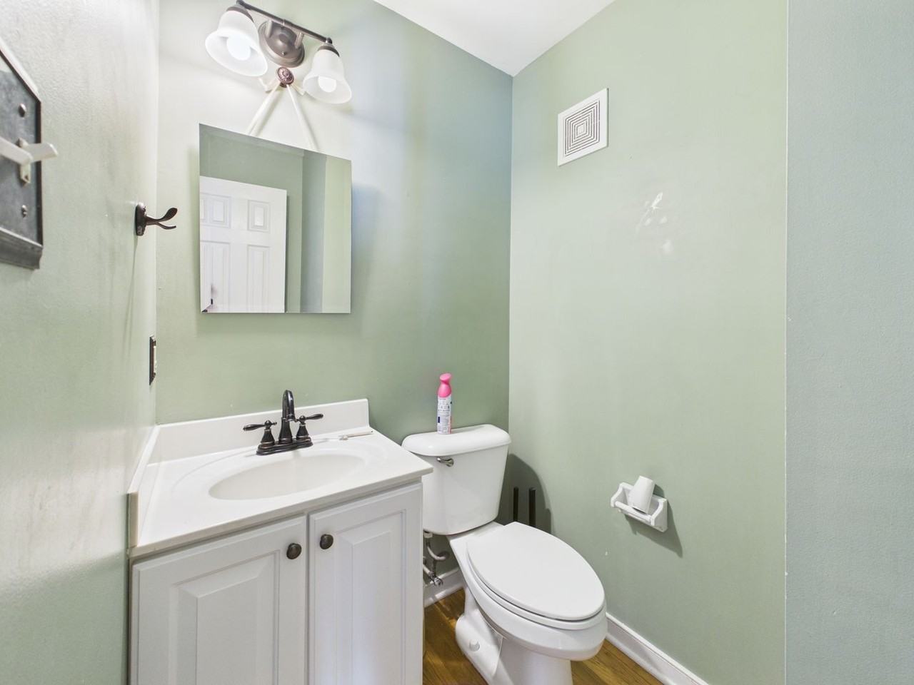 1942 Castle Glen Dr - Photo 7 of 21
