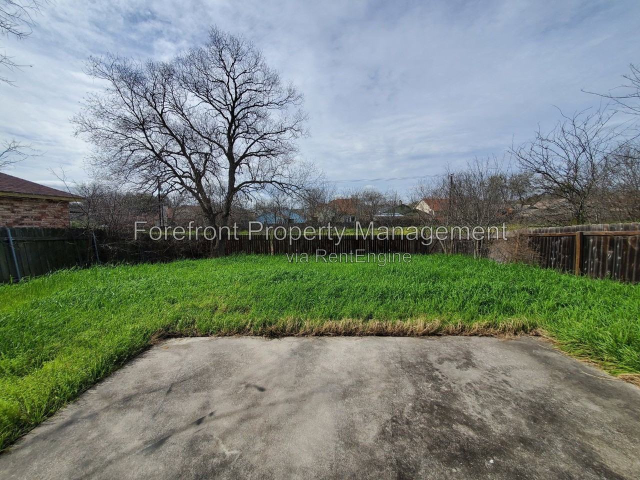 8219 Sunshine Trail Dr - Photo 3 of 35