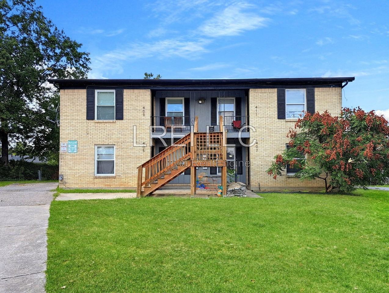 409 Garrison Ct - Photo 4 of 6