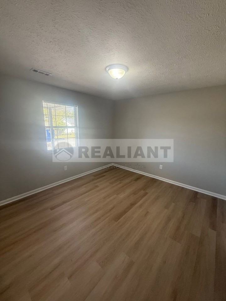 31 Hurley St #10 - Photo 4 of 15