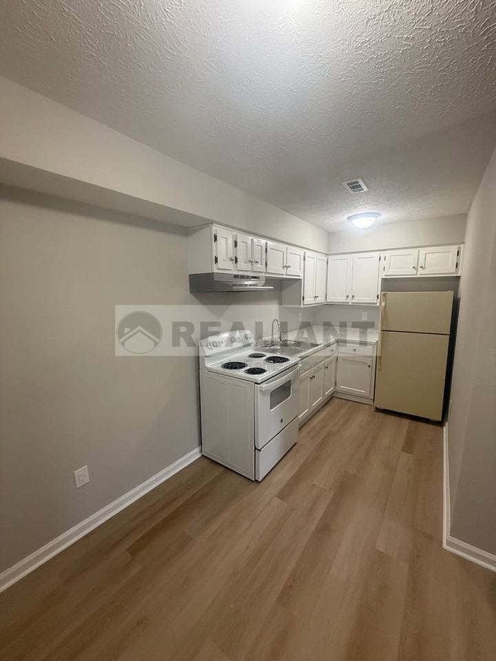 31 Hurley St #10 - Photo 7 of 15