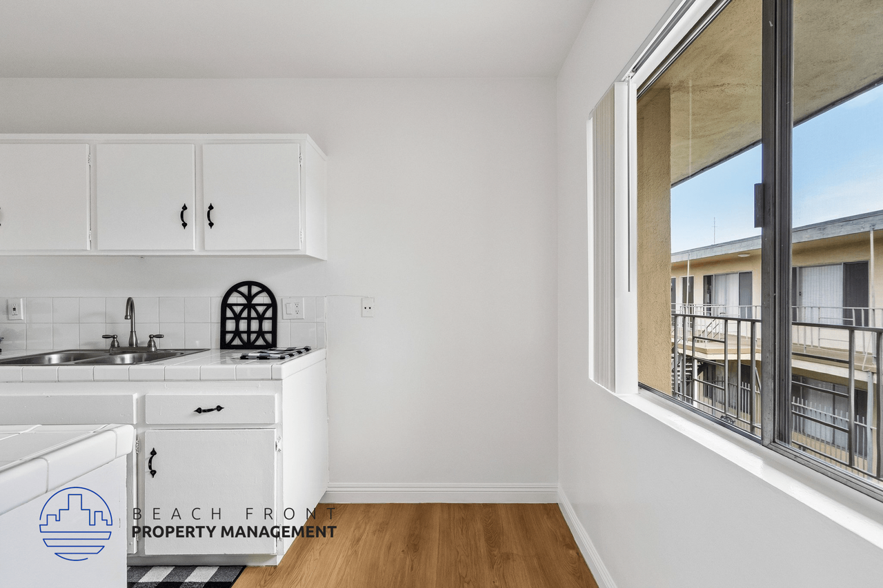 Portofino Apartments - Photo 5 of 18