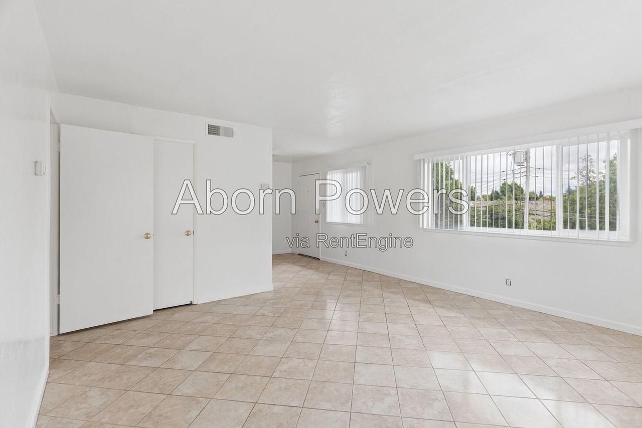 6 River Ridge Ct - Photo 3 of 15